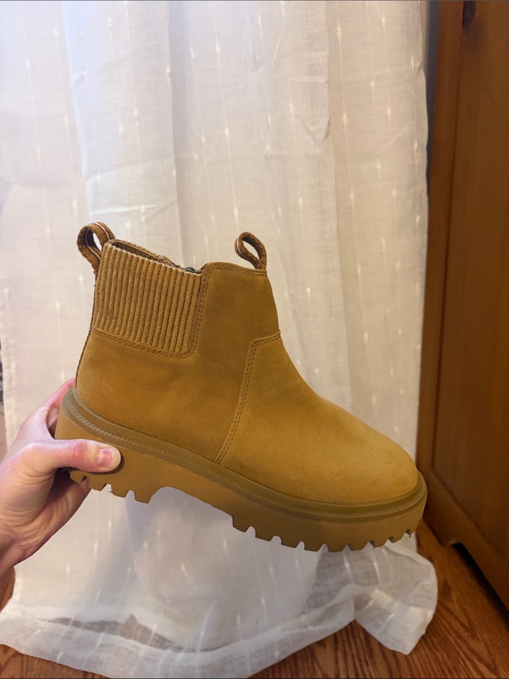 Women’s Madewell Chelsea Boot in Tan Worn Once